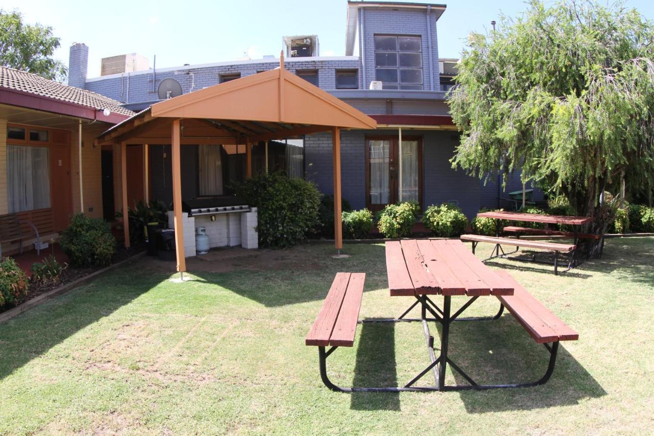 Townhouse Motel Cowra Exteriér fotografie